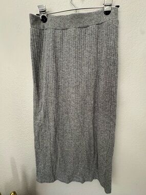 1. State Ribbed Knit Midi Skirt - Gray